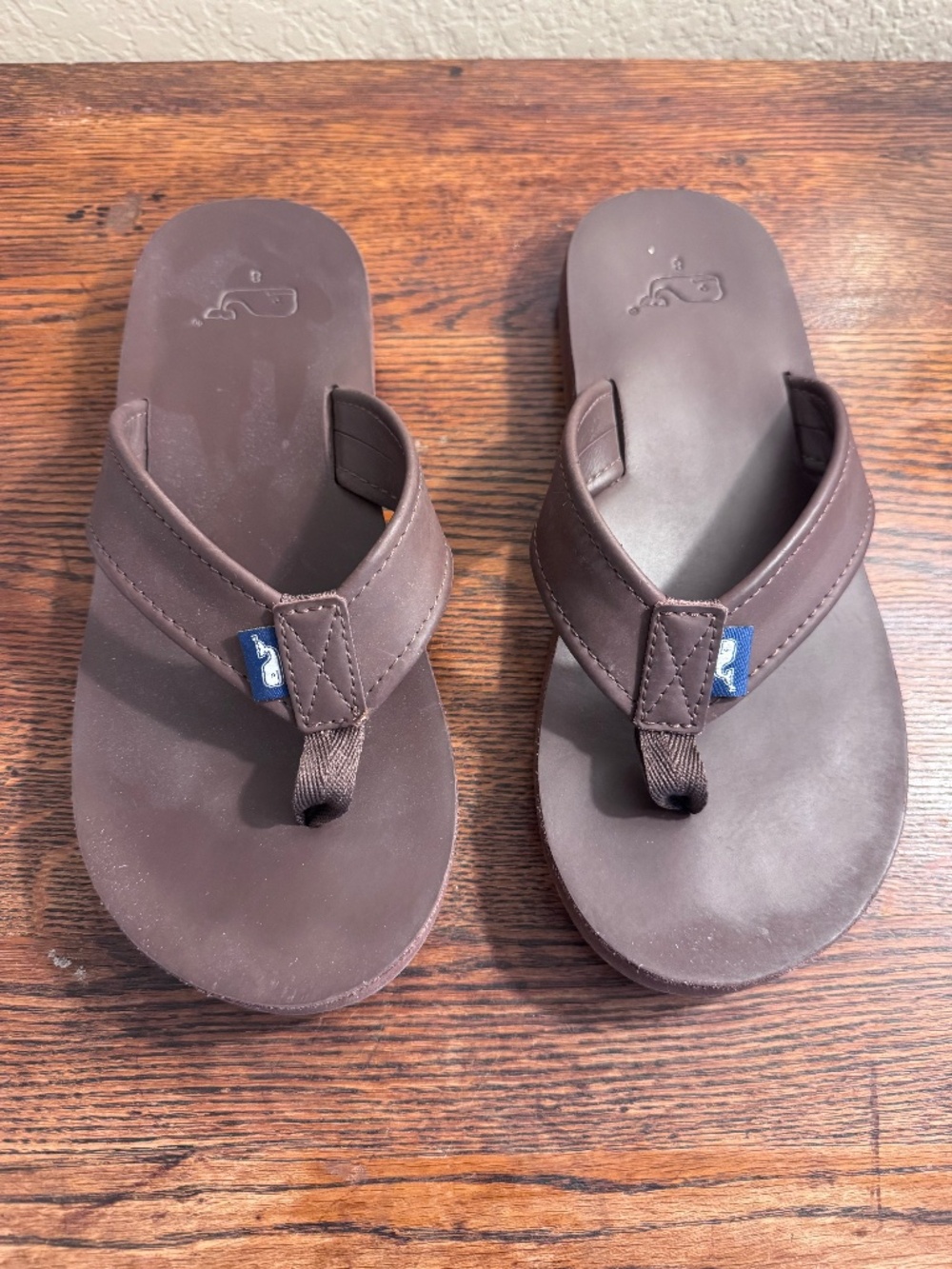 Vineyard Vine Brown Flipflops
